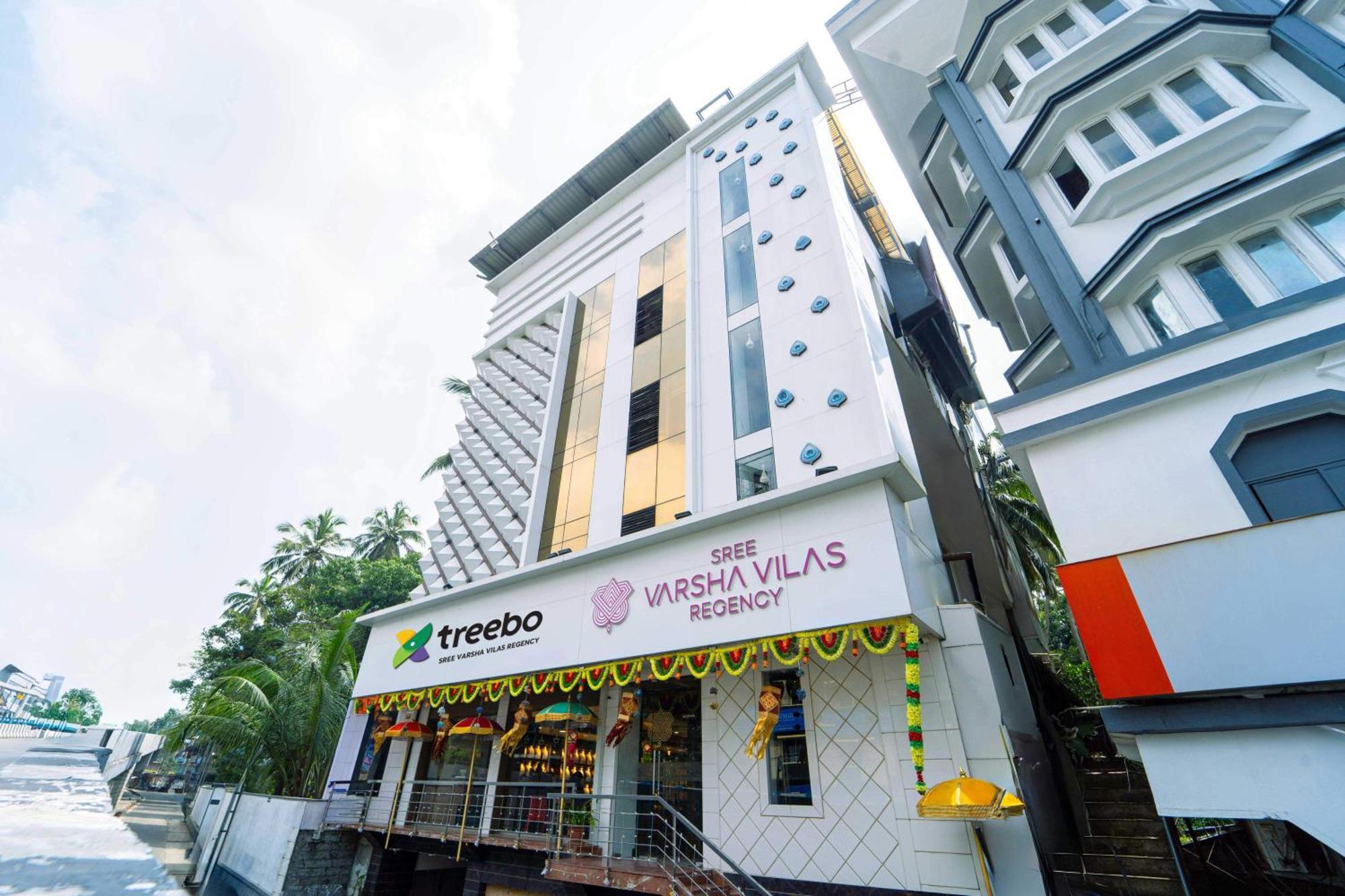 Treebo Sree Varshavilas Regency, 2 Mins From Guruvayoor Temple Guruvāyūr Kültér fotó